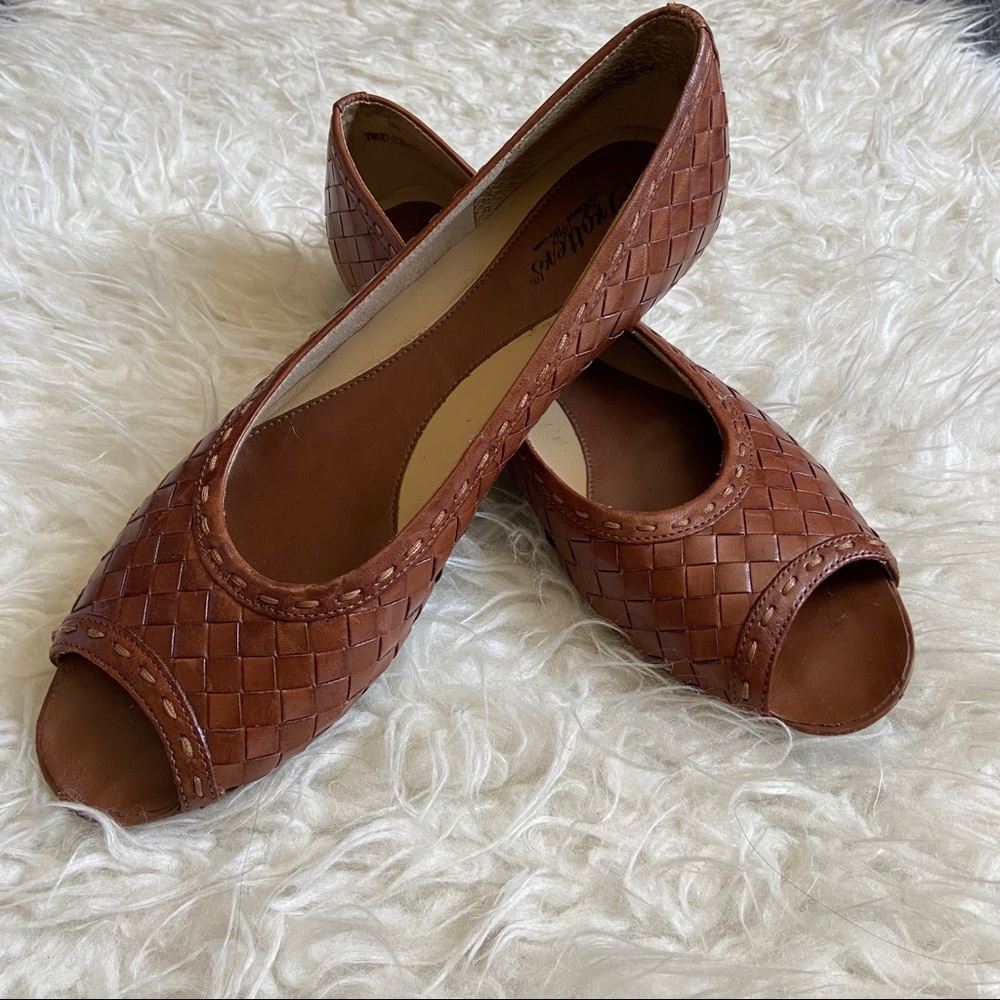 Women’s shoes